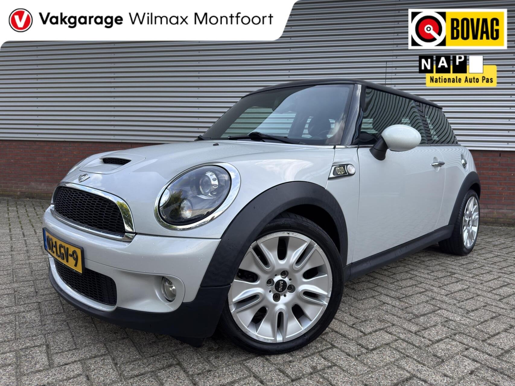 Mini 3-Deurs 1.6 Cooper S|Camden|Xenon|Harman/kardon|Airco|C, Auto's, Voorwielaandrijving, Euro 5, Gebruikt, Zwart