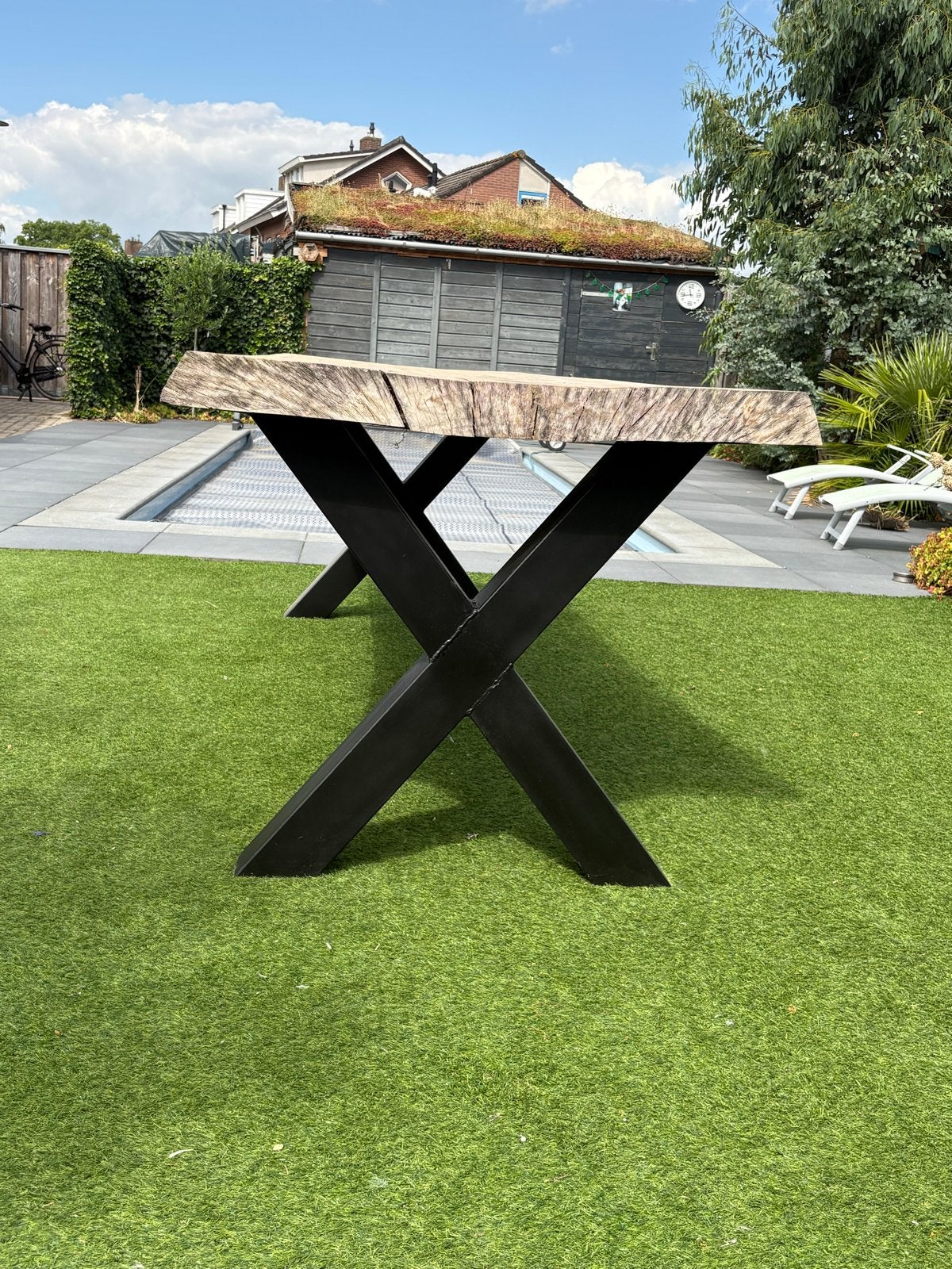 Robuuste tafel met boomstam blad en stalen X-poten, Ophalen, Gebruikt, Rechthoekig, Hout