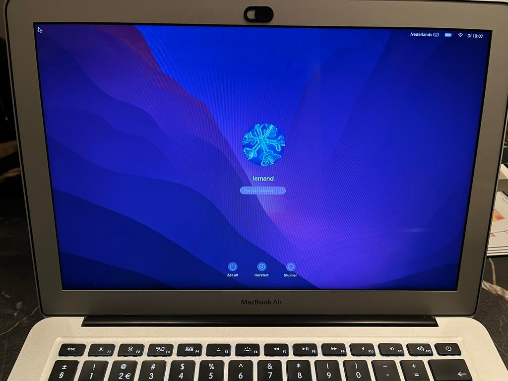 Apple MacBook Air A1466 (2017) - Goede Staat, Gebruikt, 2 tot 3 Ghz, Qwerty, 8 GB