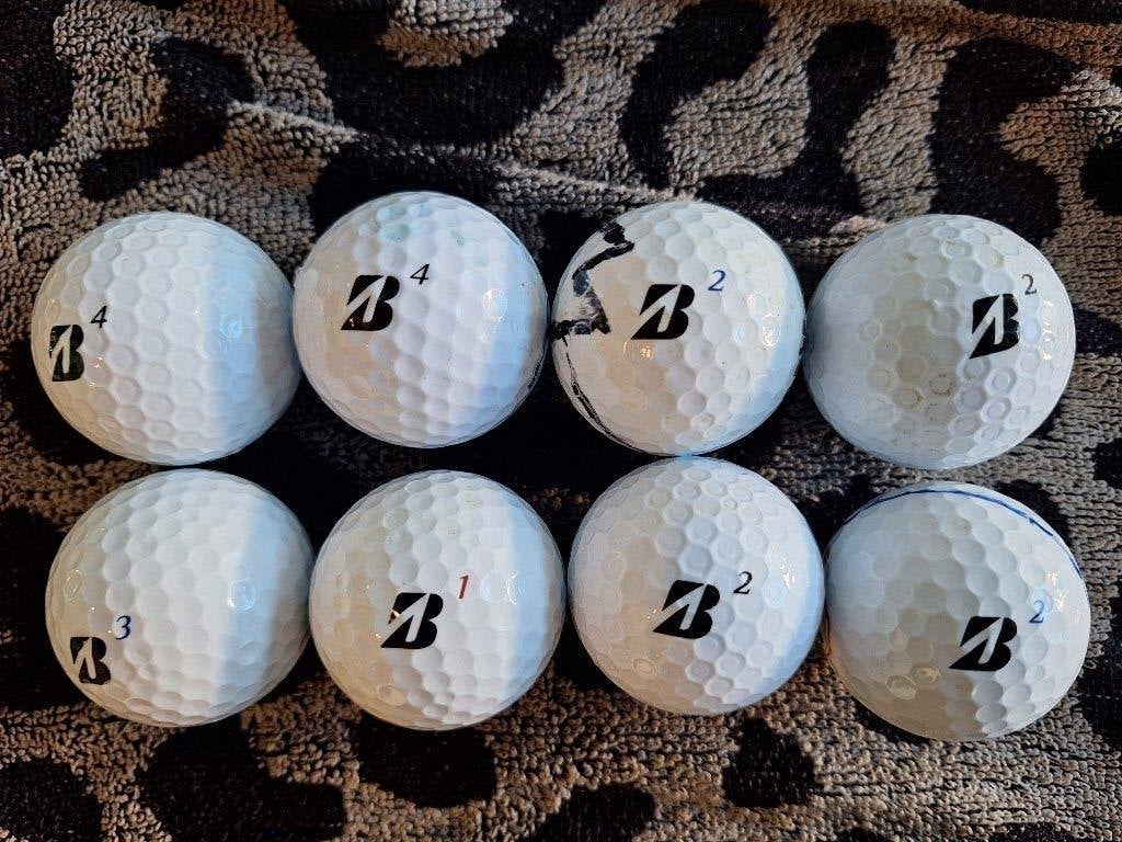6x Golfballen merk bridgtone tour, Sport en Fitness, Golf, Ophalen of Verzenden, Gebruikt, Bal(len), Overige merken