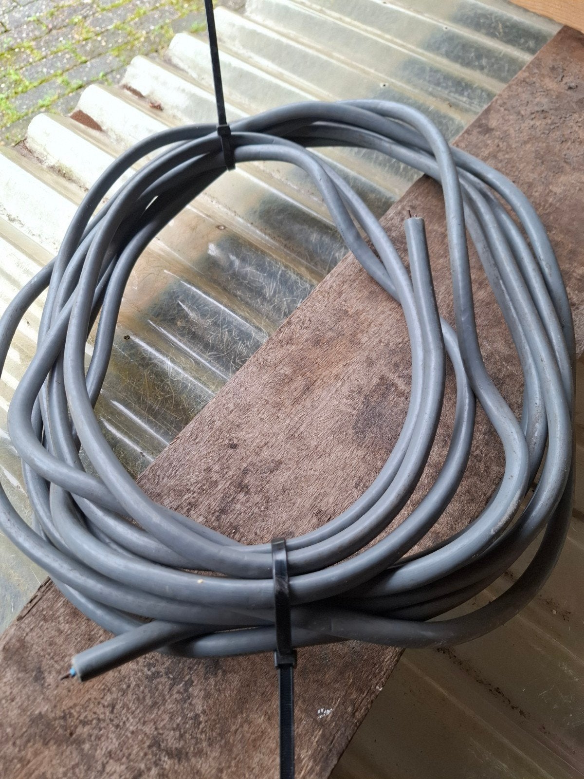 NEXANS BENELUX 2x2.5mm2 grondkabel - Grijs, Ophalen, Gebruikt, Overige merken, Kabel of Snoer