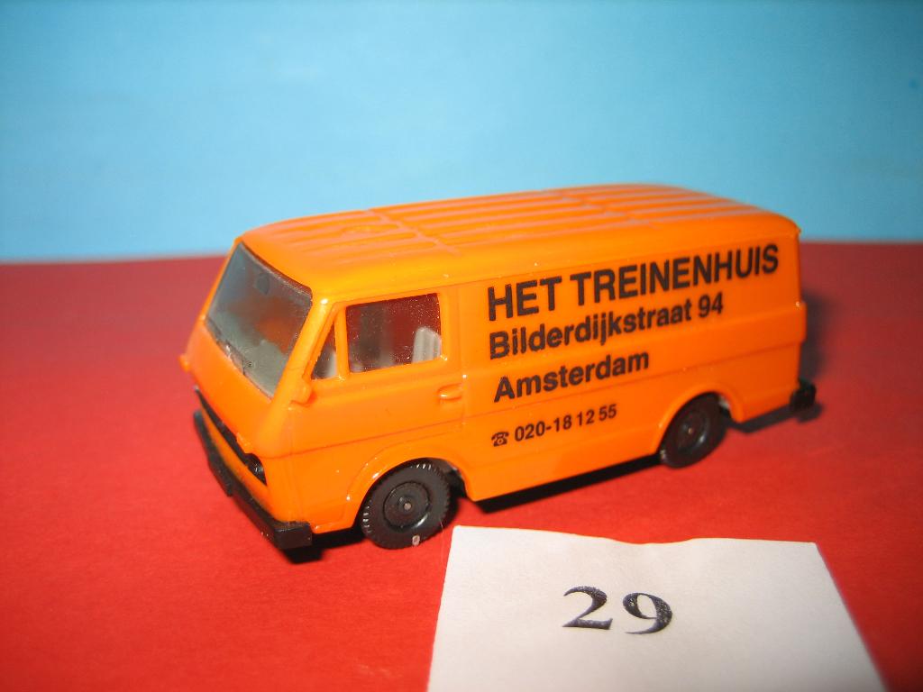 tra-29  Treinenhuis  VW LT  Transporter  Herpa, Hobby en Vrije tijd, Modelauto's | 1:87, Ophalen of Verzenden, Zo goed als nieuw