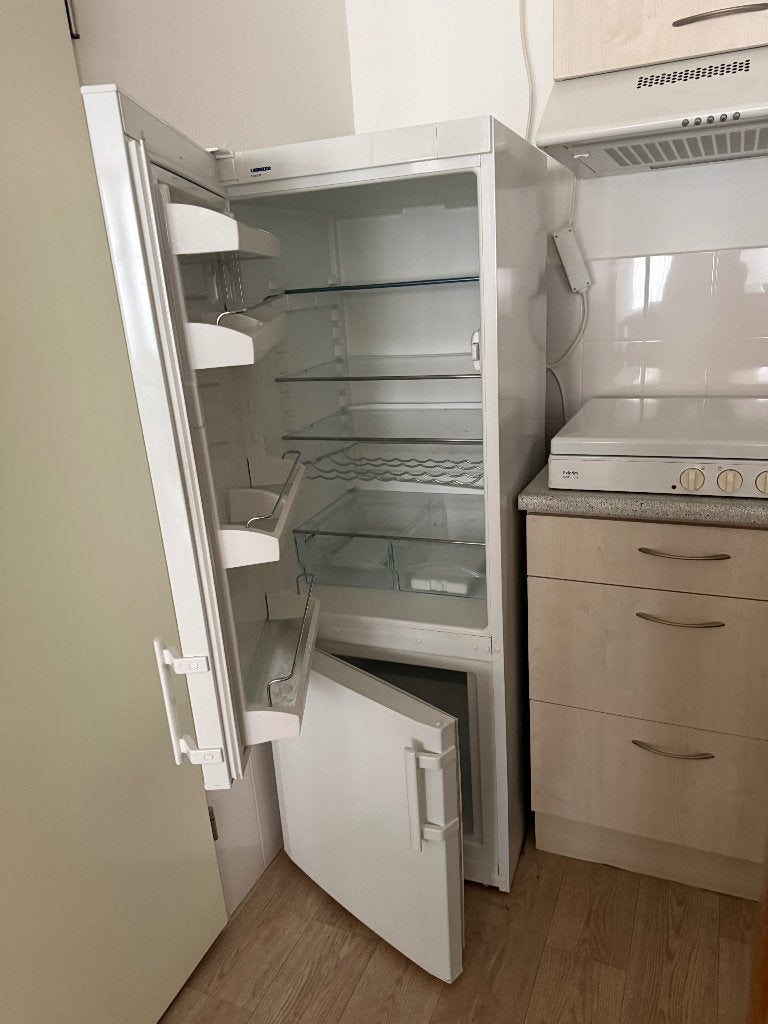 Te koop: koelkast, Witgoed en Apparatuur, Koelkasten en IJskasten, 150 tot 200 liter, Gebruikt, 45 tot 60 cm, Met vriesvak