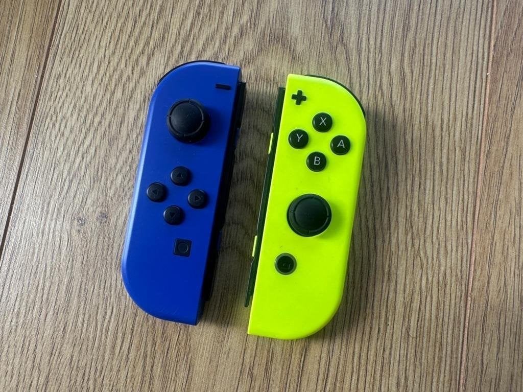 Joy-Con Controllers Geel/Blauw Nintendo Switch Nette Staat!!, Overige genres, 1 speler, Ophalen of Verzenden, Zo goed als nieuw