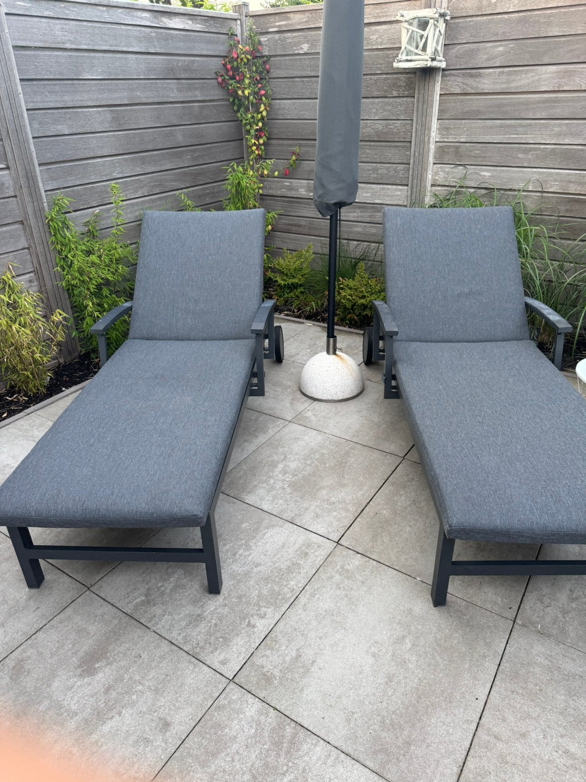 Lounge bedden compleet, Ophalen, Gebruikt