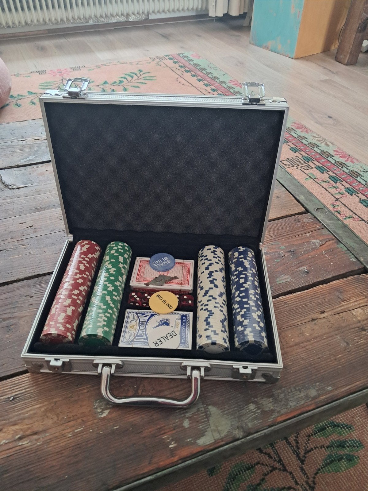 Nieuw pokerset in aluminium koffer, chips nog verpakt, Vijf spelers of meer, Ophalen of Verzenden, Nieuw
