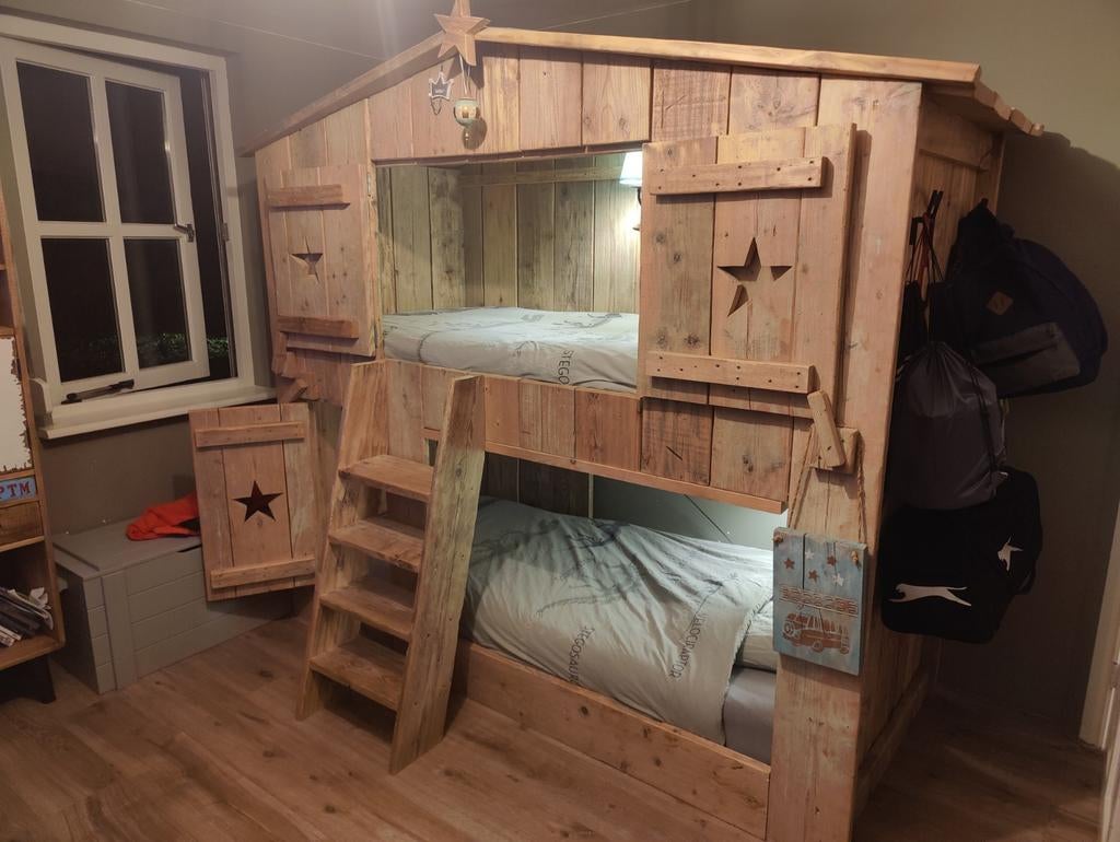 Uniek handgemaakt stapelbed van steigerhout, Huis en Inrichting, Slaapkamer | Stapelbedden en Hoogslapers, Ophalen, Gebruikt, 90 cm