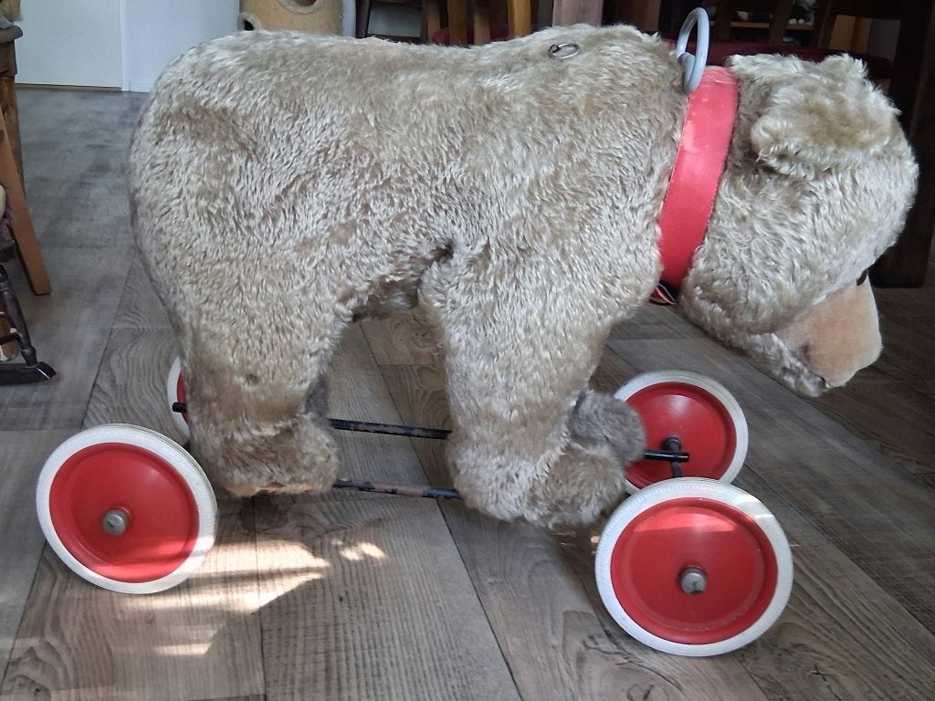 Antieke grote Steiff beer op wielen, Ophalen