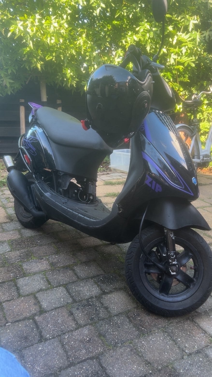 Piaggio Zip 2000 2T - Zwart/Paars - Goed onderhouden, Fietsen en Brommers, Ophalen, Gebruikt, Benzine, Zip
