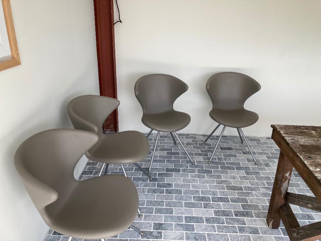 Tonon eetkamerstoelen, Ophalen, Kunststof, Gebruikt, Vier