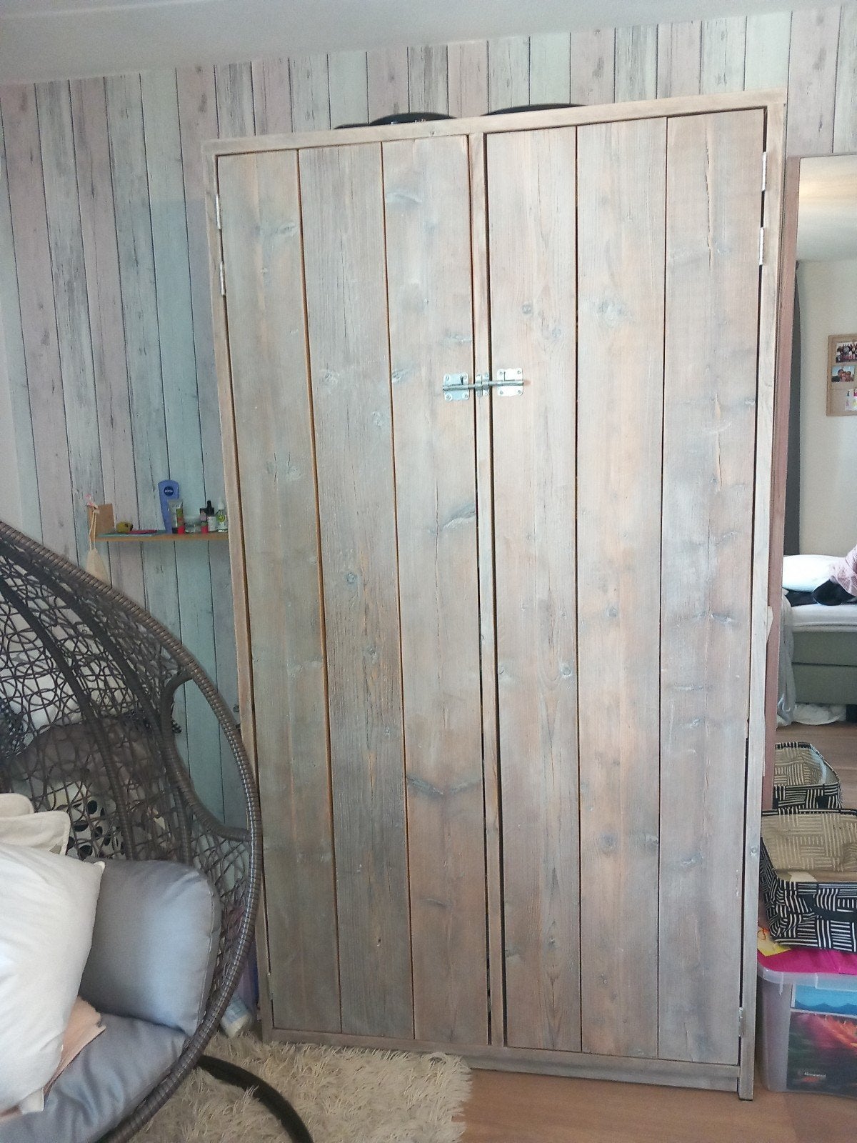 Steigerhouten kast met whitewash 221x120x55cm, Huis en Inrichting, Ophalen, Met deur(en), Gebruikt, 100 tot 150 cm