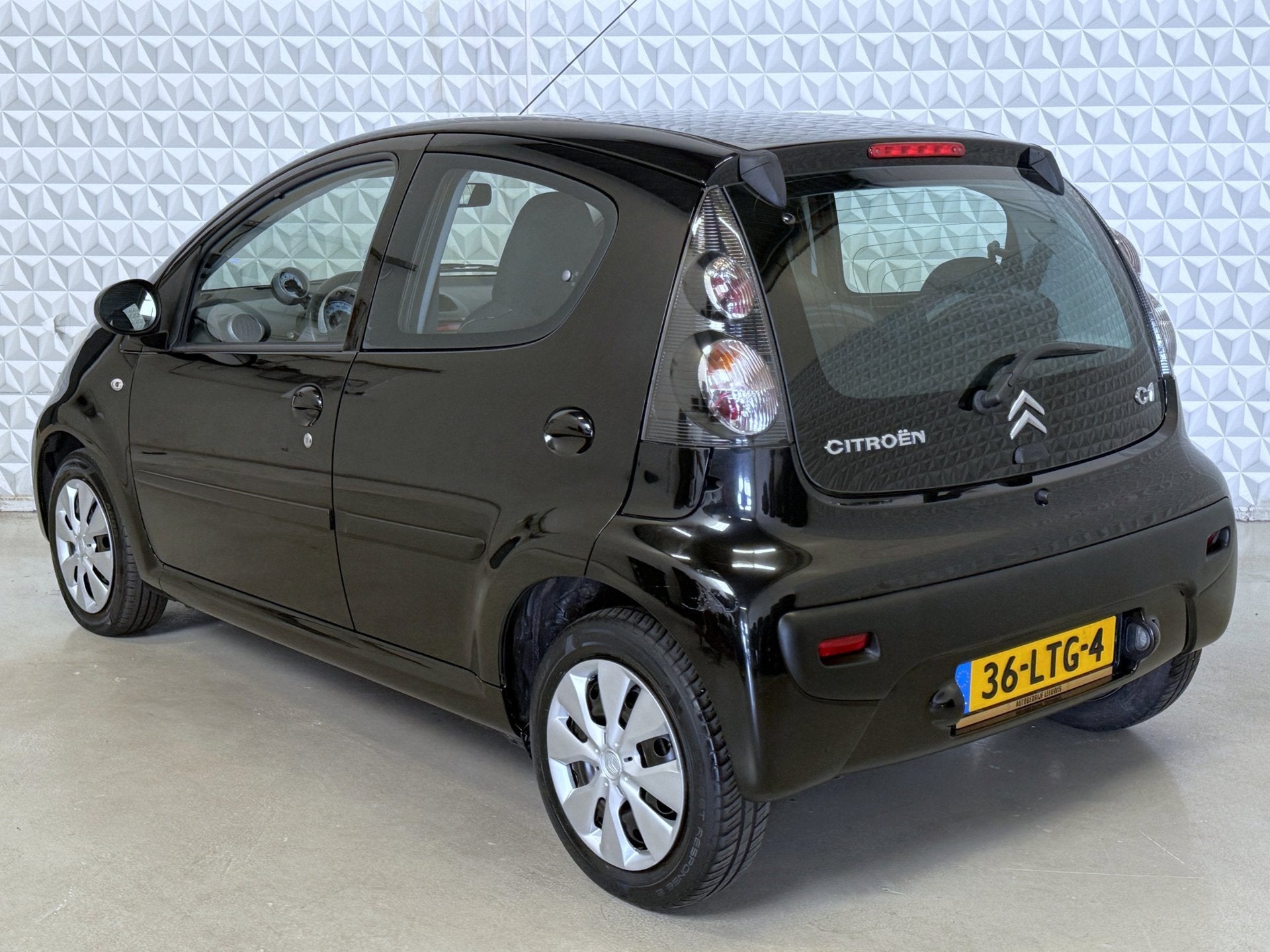 Citroen C1 1.0-12V Ambiance in keurig nette staat! 156.000km, Voorwielaandrijving, Gebruikt, 4 stoelen, C1
