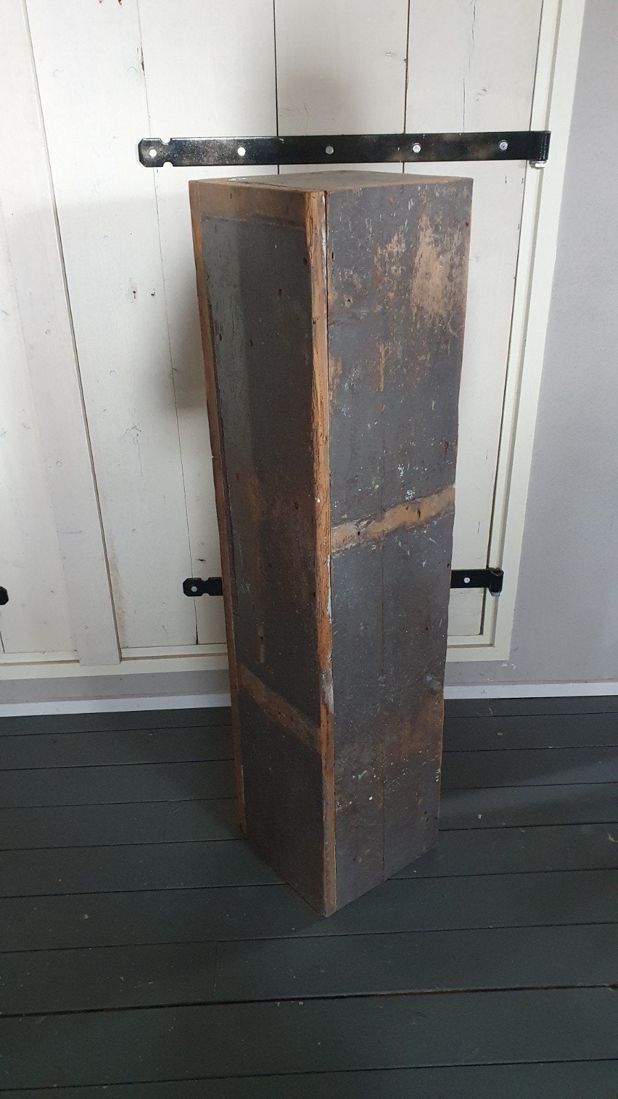 Unieke pilaar/ pilaar/console van oude vloerdelen. 117x28cm., Ophalen