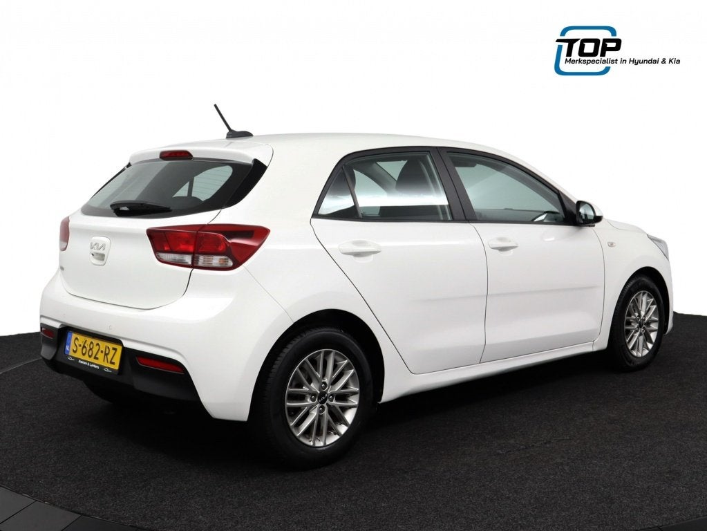 Kia Rio 1.0 T-GDi MHEV DynanicLine (bj 2023), Auto's, Gebruikt, LED verlichting, Origineel Nederlands, Handgeschakeld