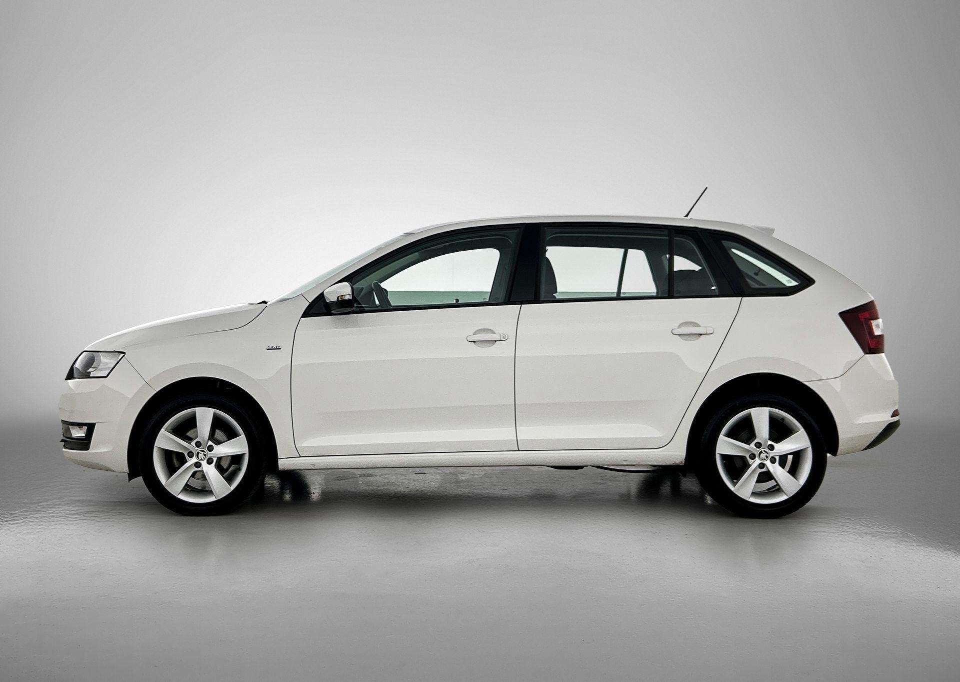 Skoda Rapid Spaceback 1.0 TSI Greentech Clever | PARKEERSENS, Auto's, 12 maanden, Stof, Gebruikt, Origineel Nederlands