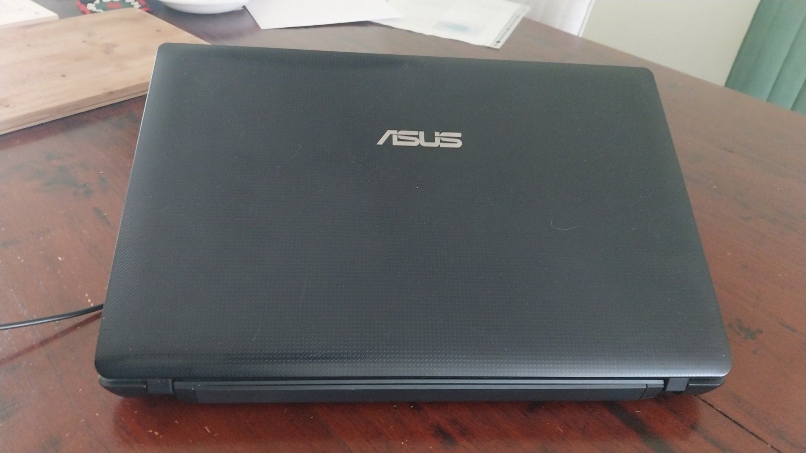 ASUS laptop met verse Linux Mint en nieuwe accu, Computers en Software, Ophalen