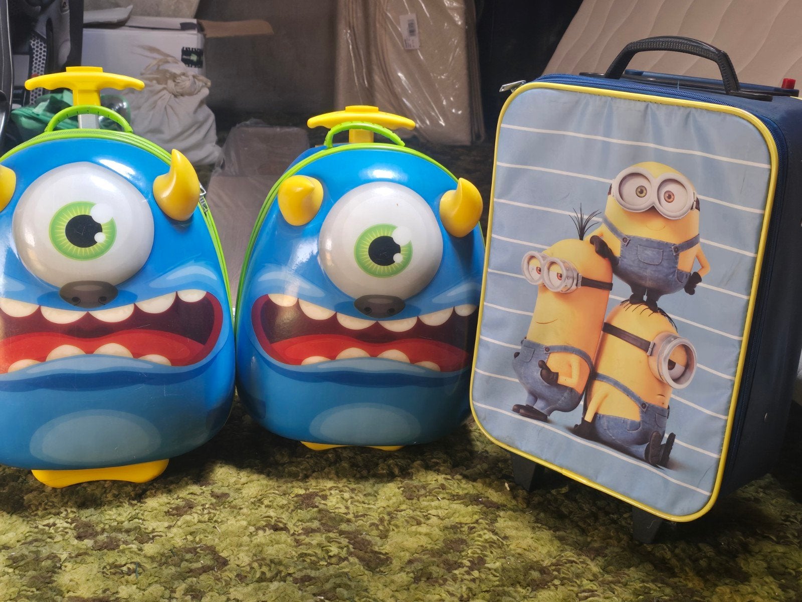 Leuke kinderkoffers: 2 monsterkoffers en 1 Minions koffer, Ophalen, Gebruikt, Minder dan 35 cm, Wieltjes