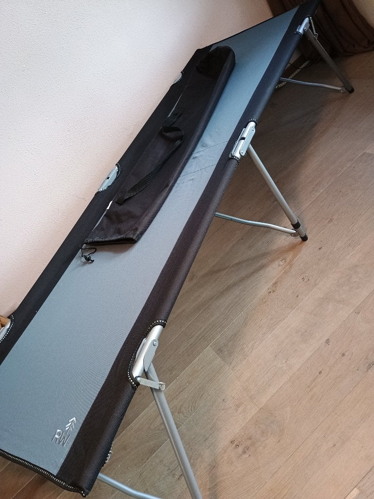 Stretcher/ kampeerbed / veldbed Redwood Framura, Ophalen, Zo goed als nieuw