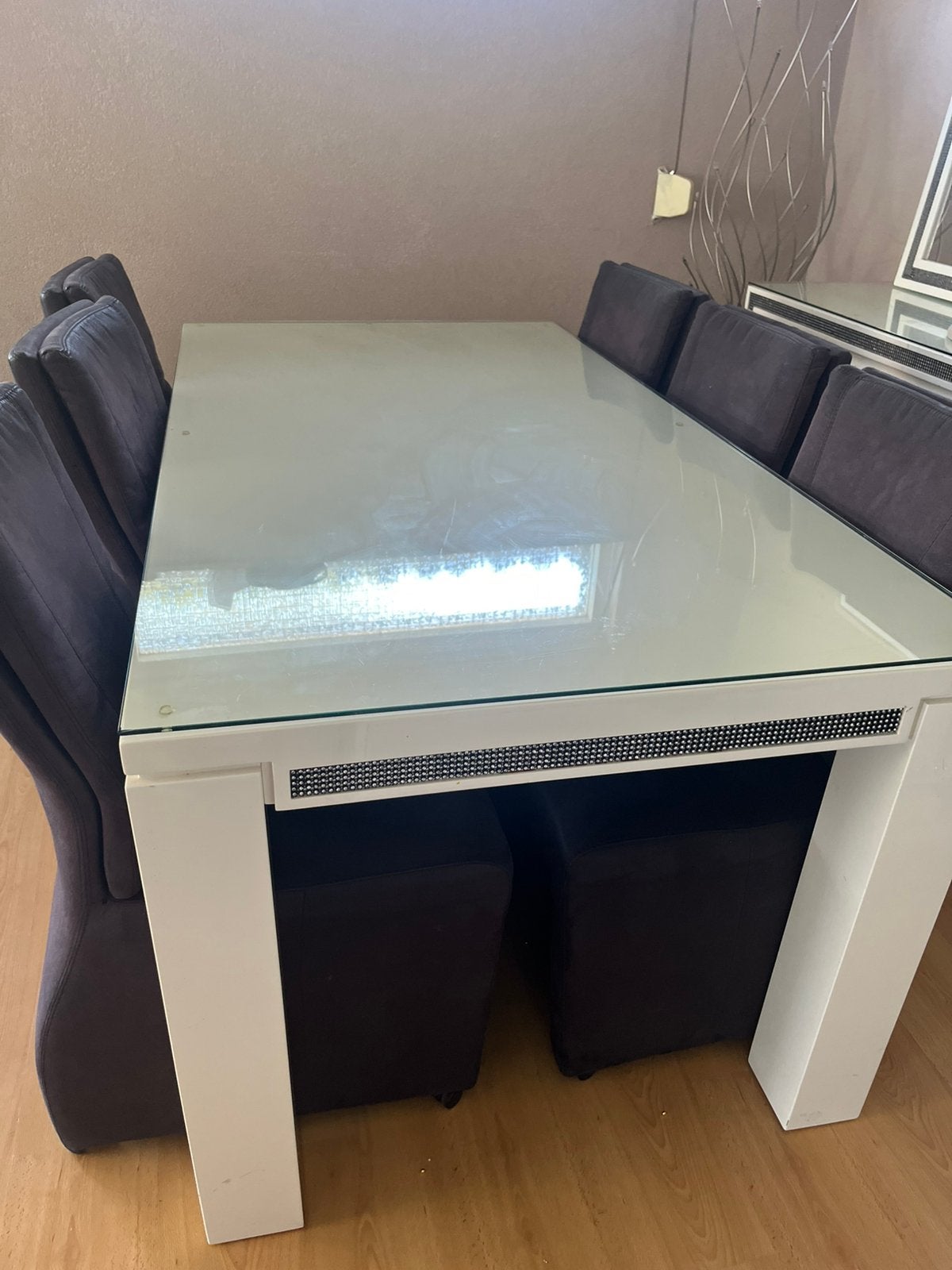 Mooie mdf hoogglans swarowski eettafel met stoelen, Ophalen, Zo goed als nieuw, 4 tot 6 stoelen