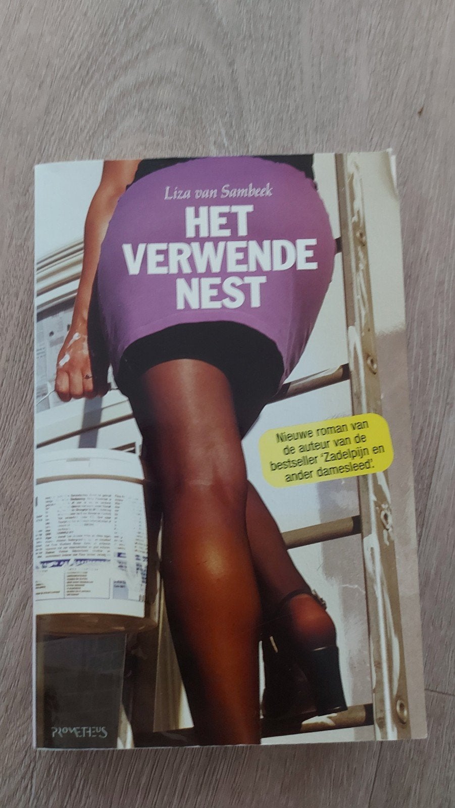 A1: Het Verwende Nest - Liza van Sambeek, Boeken, Ophalen of Verzenden, Gelezen, Liza van Sambeek, Nederland