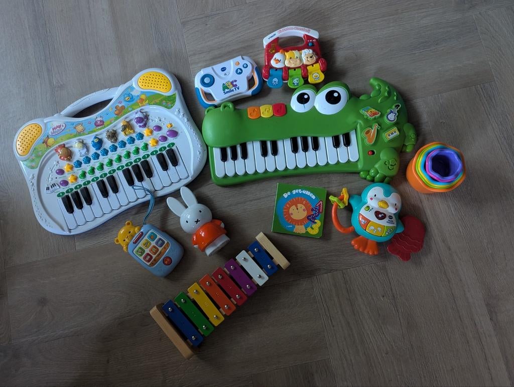 Grote set baby- en peuterspeelgoed (muziek, rammelaars), Ophalen of Verzenden, Gebruikt, Overige typen, Met licht