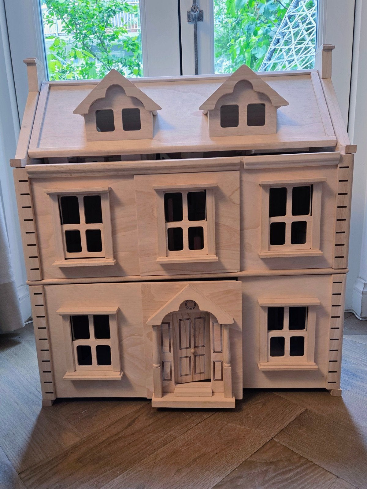 Prachtig PlanToys Victoriaans Poppenhuis + 4 Luxe Meubelsets, Kinderen en Baby's, Speelgoed | Poppenhuizen, Ophalen, Zo goed als nieuw