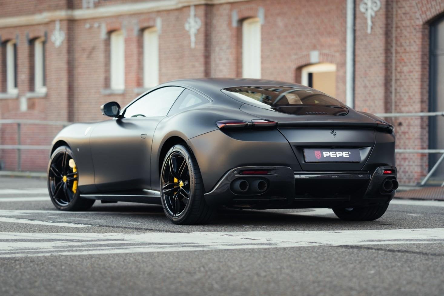 Ferrari Roma 3.9 V8 |GARANTIE|CARBON|SATIN|ADAS|DISPLAY|20", Auto's, Ferrari, Achterwielaandrijving, Gebruikt, 4 stoelen, Zwart