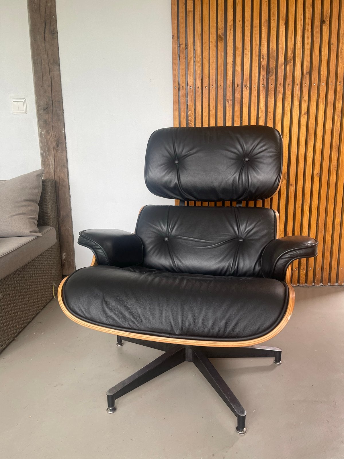 Eames Lounge fauteuil - Zwart  en palissander replica, Ophalen, Gebruikt, Nvt, 75 tot 100 cm