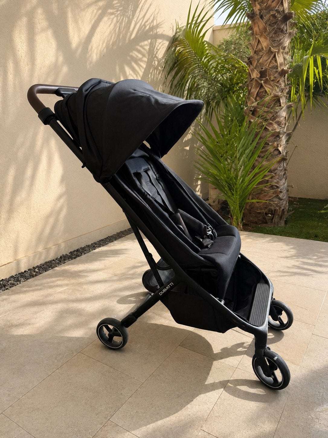 Dubatti Smart Buggy Zwart met Cognac Leren Handvat, Kinderen en Baby's, Buggy's, Ophalen, Zo goed als nieuw, Overige merken, Verstelbare rugleuning