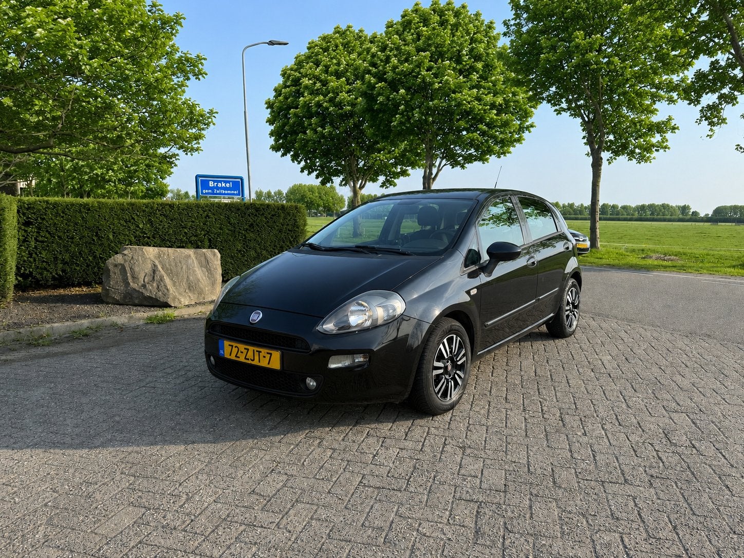 Fiat Punto 0.9 Twinair 85 5-D 2012 Zwart, Auto's, Voorwielaandrijving, Stof, Zwart, Origineel Nederlands