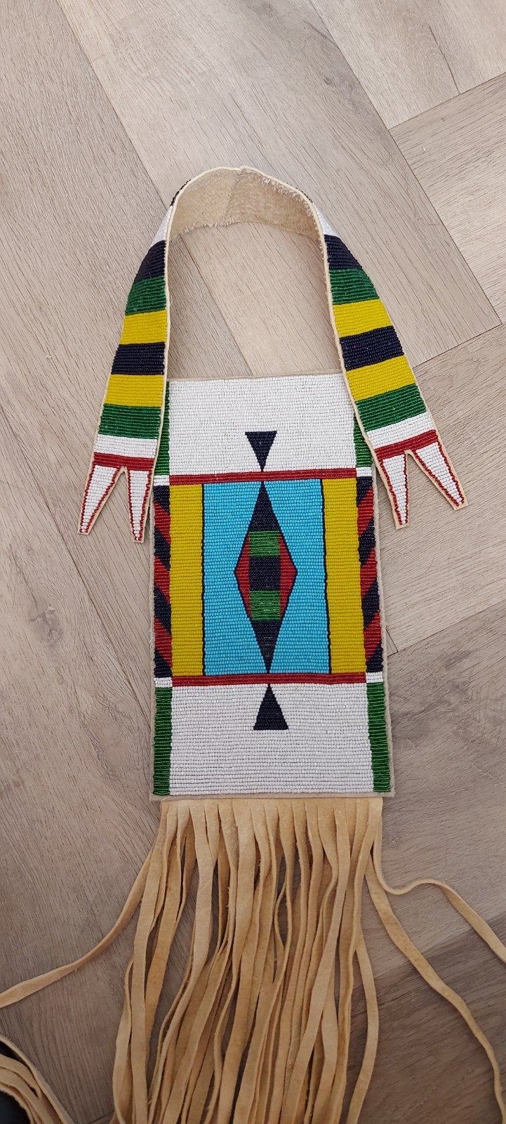 Handtas Noordamerikaanse indianen, Verzenden, Kraal