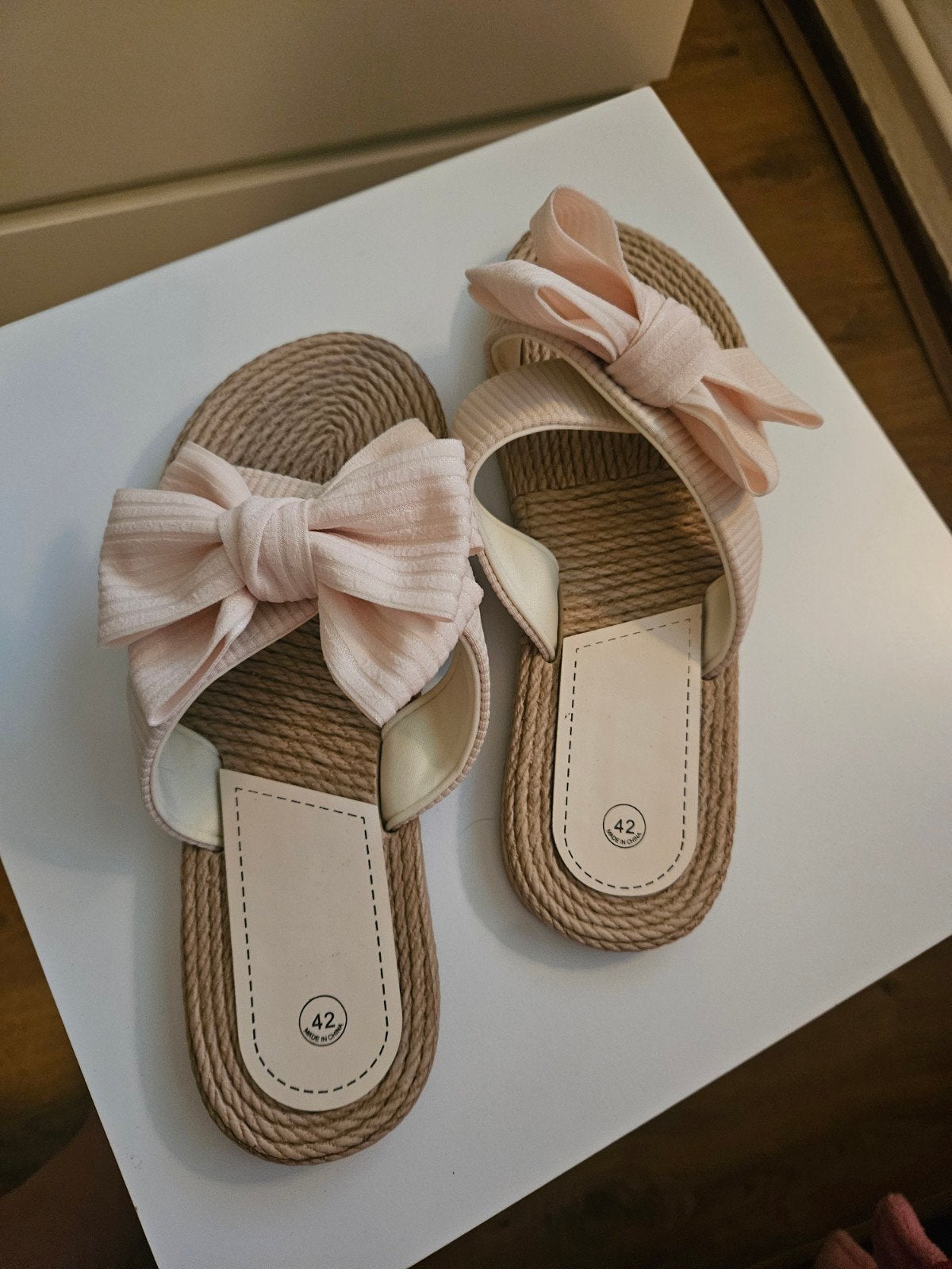 Slippers maat 41, Kleding | Dames, Schoenen, Ophalen of Verzenden, Nieuw, Beige