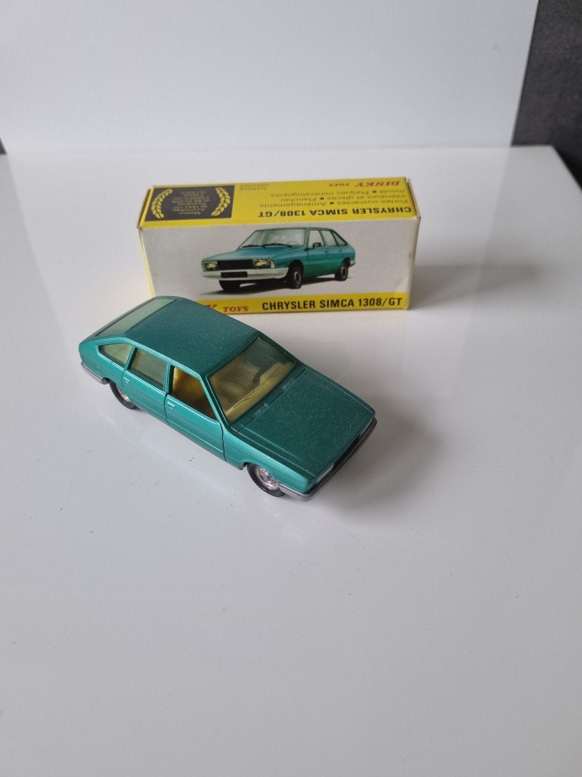 dinky toys, Hobby en Vrije tijd, Modelauto's | 1:43, Ophalen of Verzenden, Gebruikt, Auto, Dinky Toys