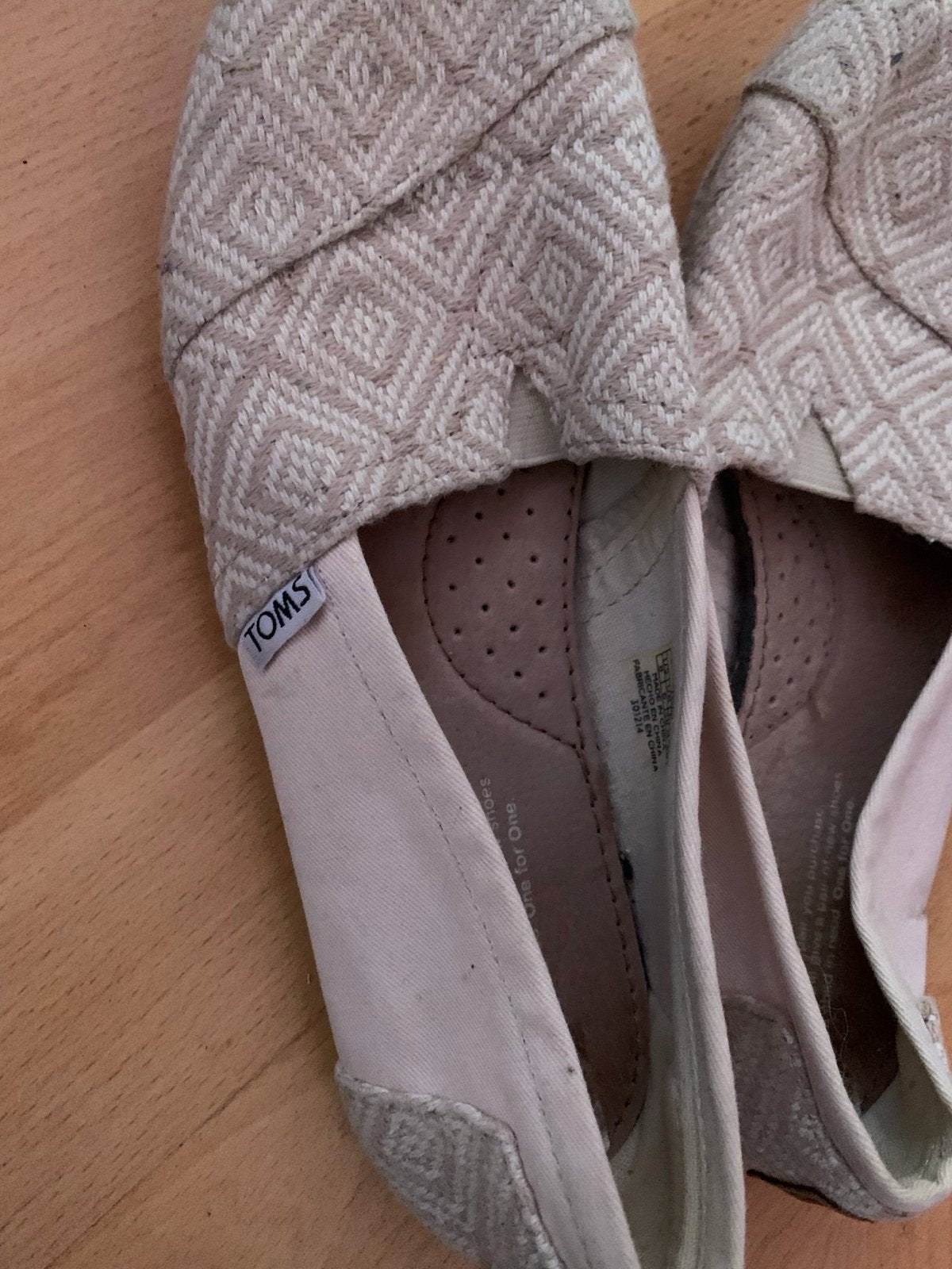 Toms schoenen maat 38.5, Ophalen of Verzenden, Gedragen, Beige, Espadrilles of Moccasins