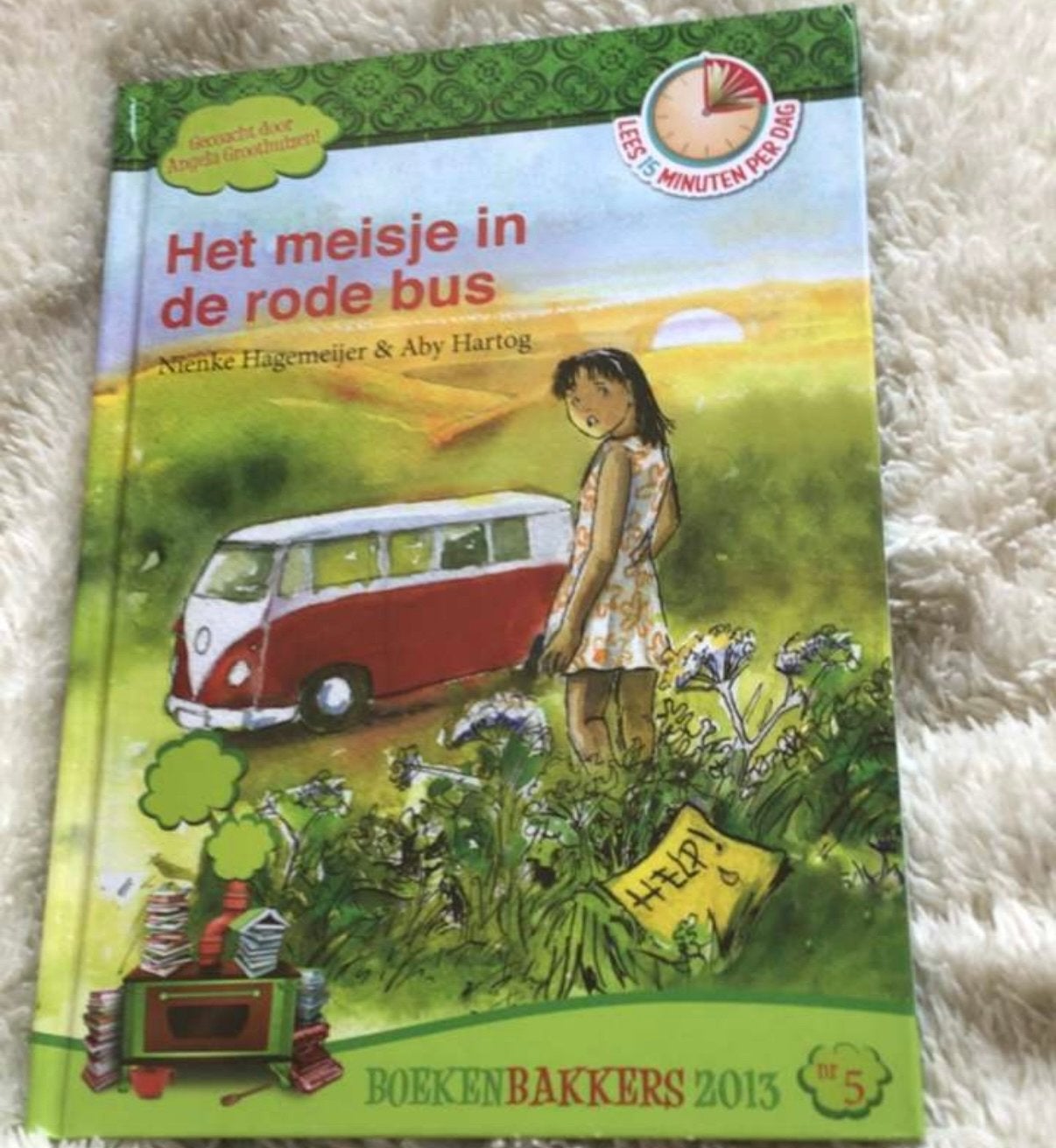 Het meisje in de rode bus - Nienke Hagemeijer & Aby Hartog, Ophalen, Zo goed als nieuw, Fictie algemeen