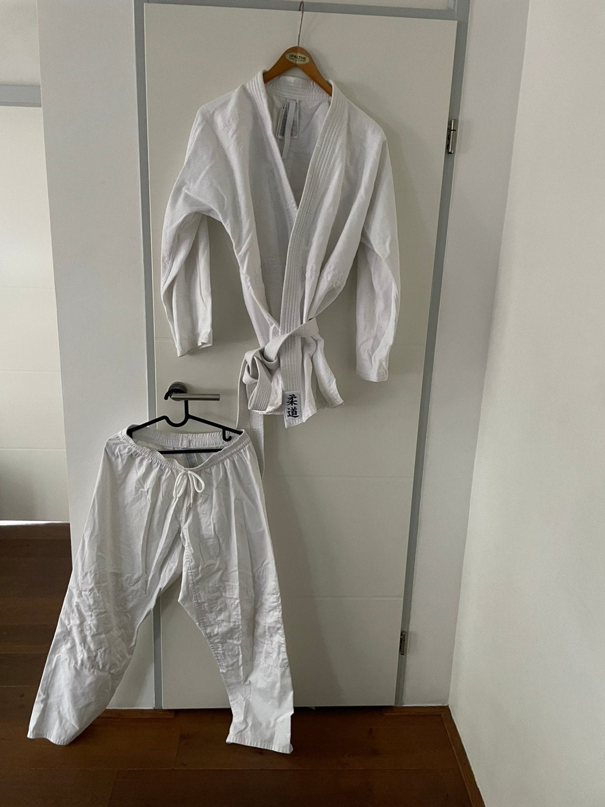 Judopak met band, Sport en Fitness, Judo, Vechtsportpak, Ophalen of Verzenden, Zo goed als nieuw