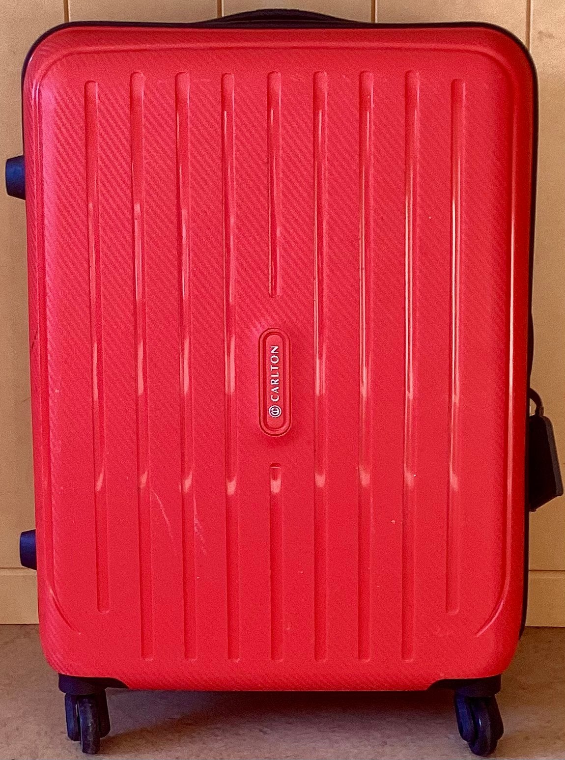 Carlton Koffer voor 15 kg bagage op 4 wieltjes z.g.a.n., Hard kunststof, Zo goed als nieuw, 35 tot 45 cm, Wieltjes