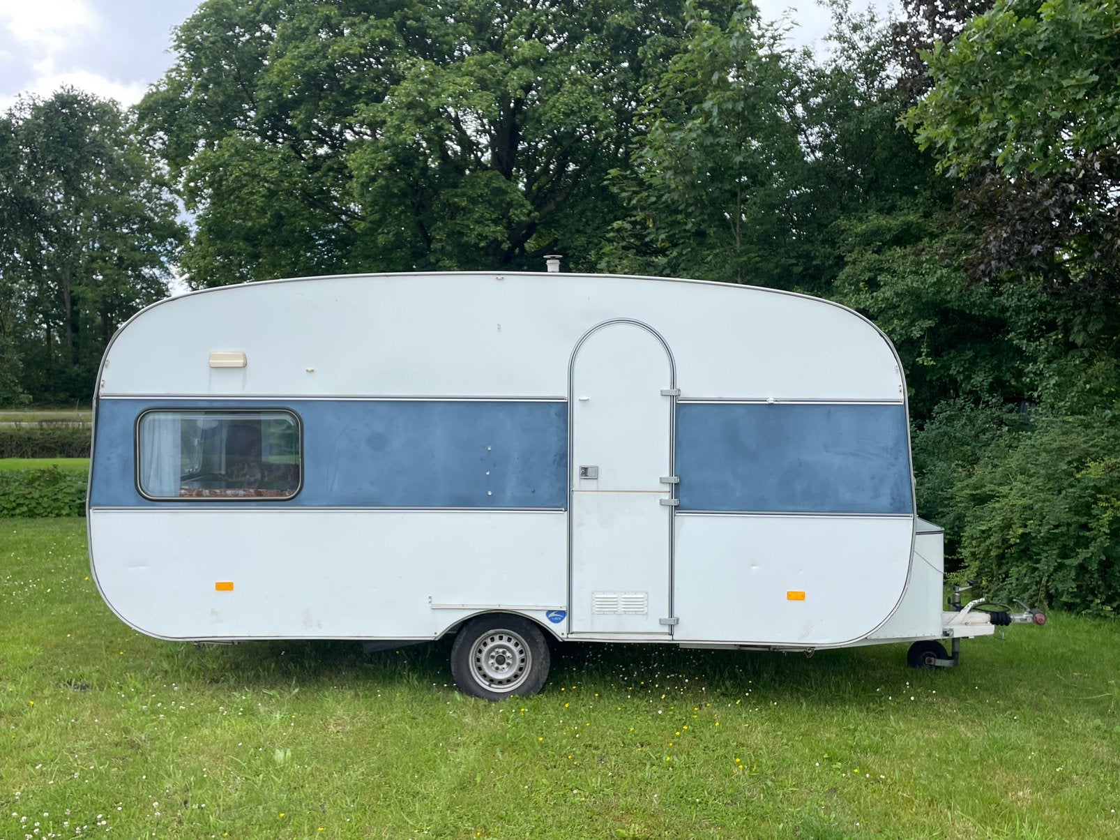 Adria 450 Q 1977 caravan, Standaardzit, Dwarsbed, Particulier, Adria