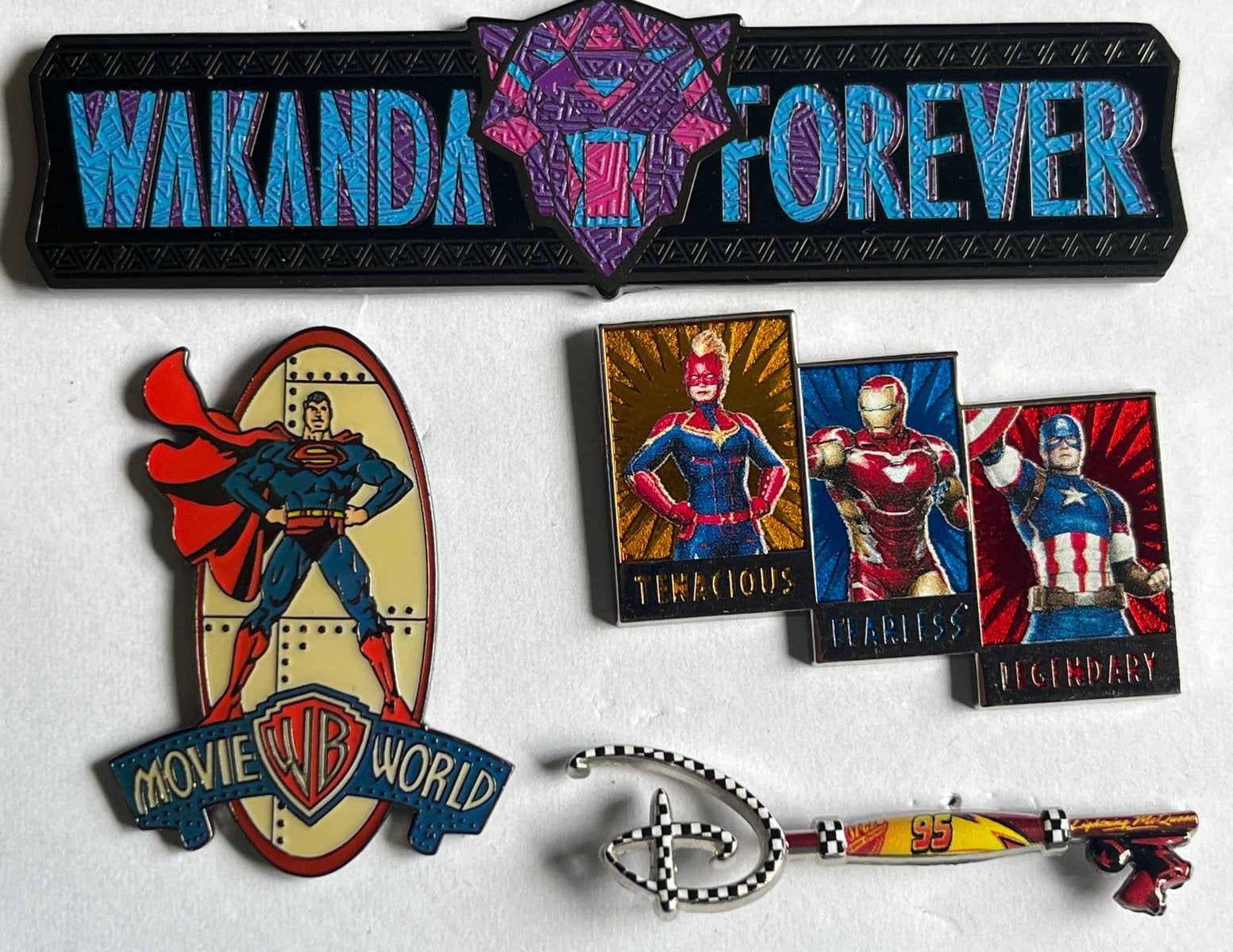 Diverse verzameling pins: Marvel, Disney, Superman, Ophalen of Verzenden, Zo goed als nieuw, Nvt, Nvt