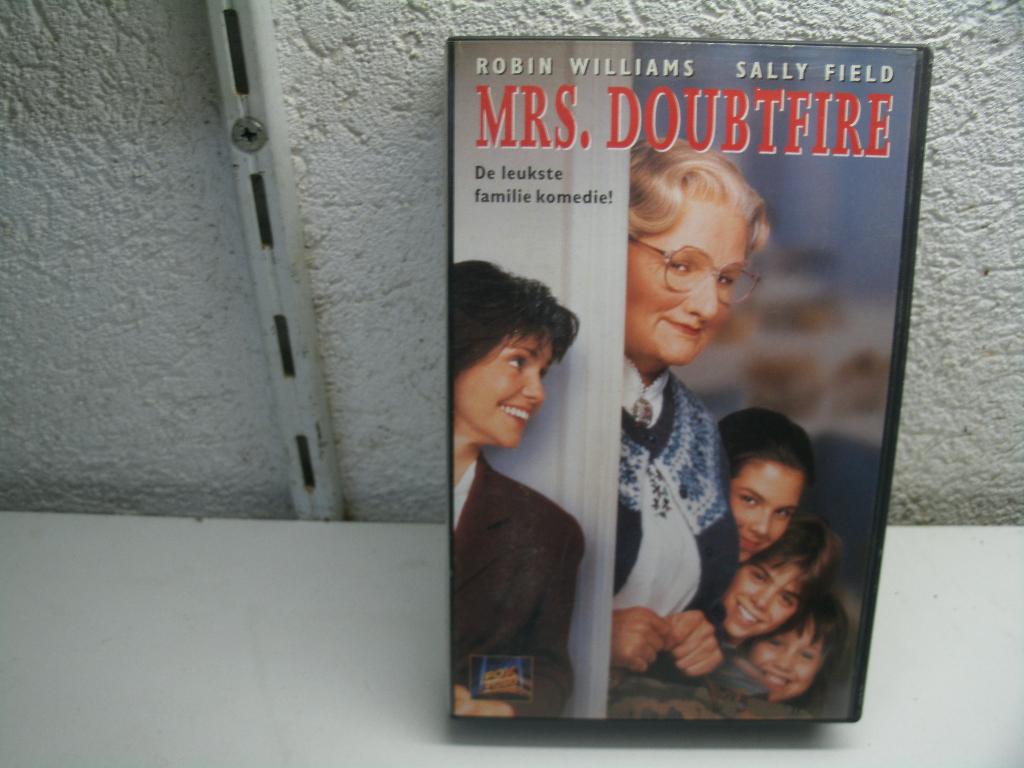 vhs 96b mrs. doubtfire, Alle leeftijden, Ophalen of Verzenden, Zo goed als nieuw, Komedie