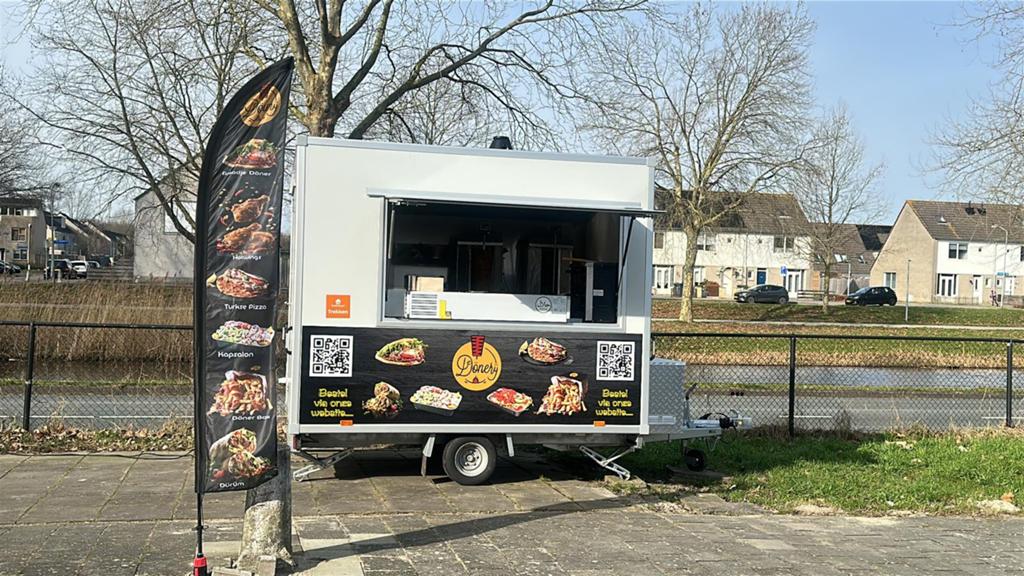 LUXE COMPLETE FOODTRUCK  TE KOOP, VOLLEDIG INSTAPKLAAR!, Ophalen, Overige typen