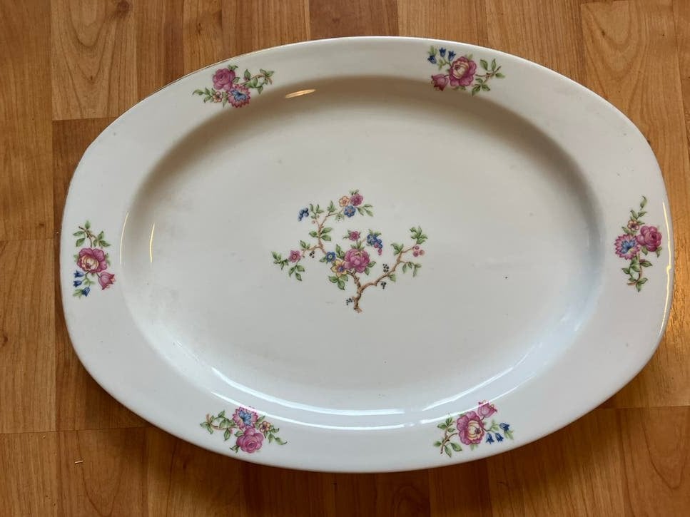 Vintage TK Thun porseleinen serveerschaal met bloemmotief, Ophalen of Verzenden