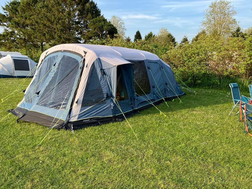 Outwell Knightdale 7-persoons opblaasbare tent, Caravans en Kamperen, Ophalen, Zo goed als nieuw, Meer dan 6