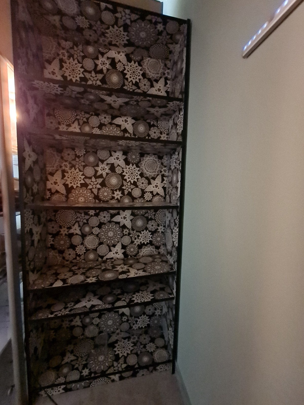 IKEA MOOI Boekenkast met uniek kantpatroon, Huis en Inrichting, Ophalen, Gebruikt, 200 cm of meer, 25 tot 50 cm