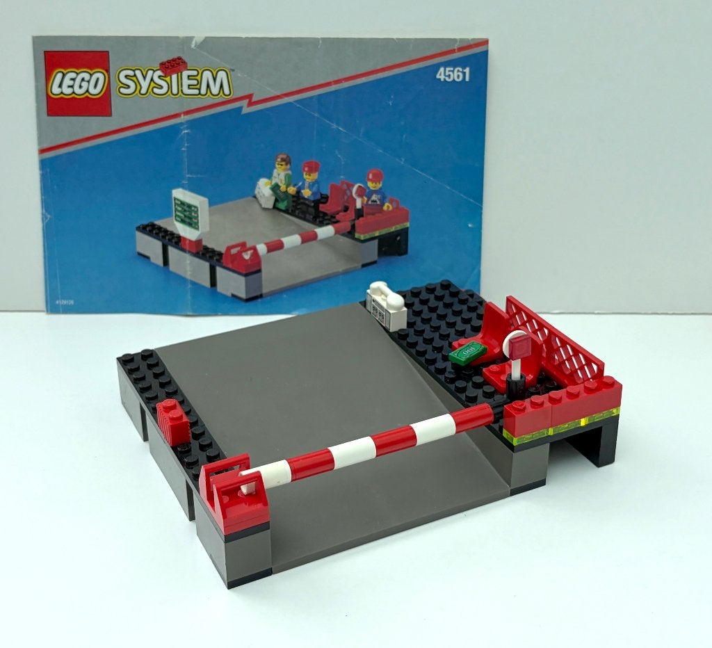 Lego deel van Hogesnelheidstrein no. 4561: Perron, Lego, Overige typen, Ophalen of Verzenden, Zo goed als nieuw