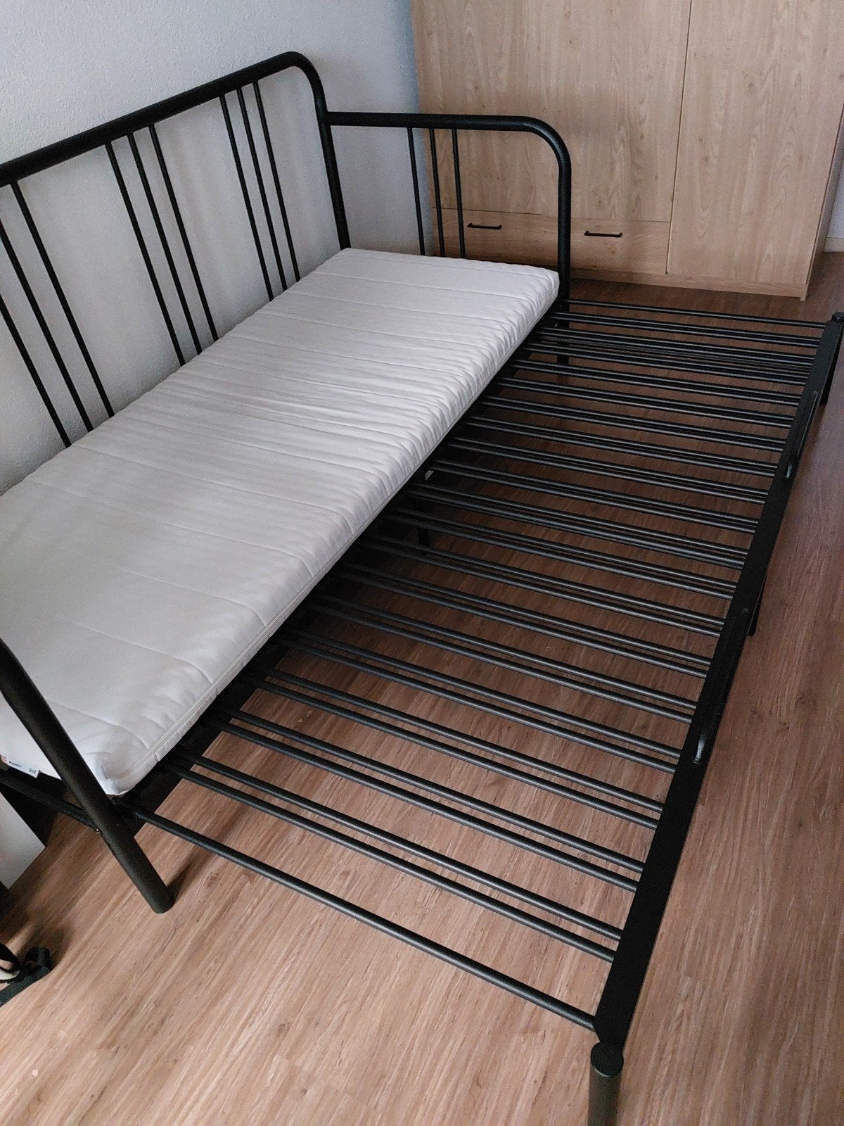 IKEA Fyresdal bedbank 80x200 (uittrekbaar naar 160x200), Ophalen, Zwart, Tweepersoons, Zo goed als nieuw