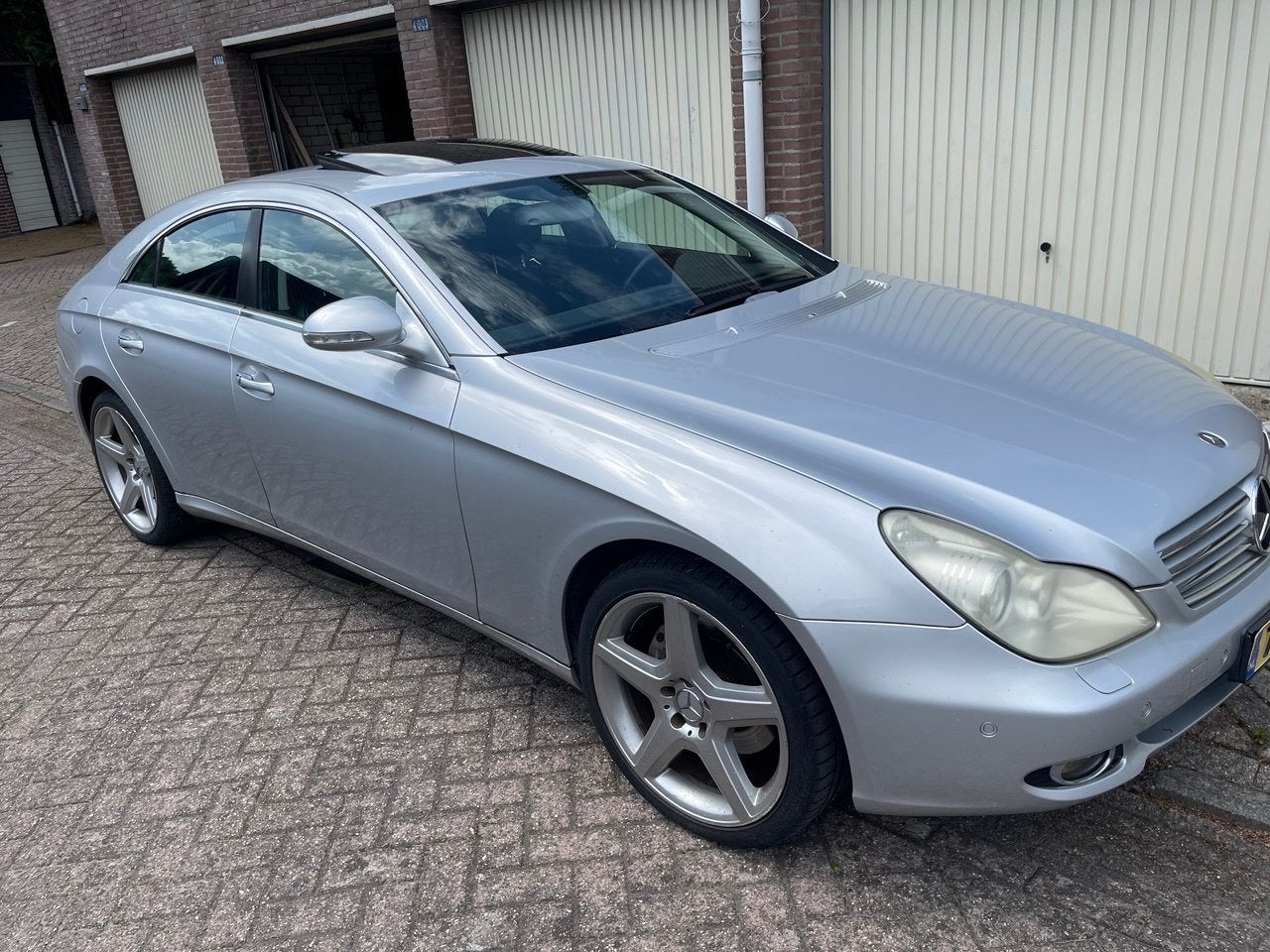 Mercedes-Benz CLS 5.0 Cls500 AUT 2005 Grijs, Auto's, Mercedes-Benz, Automaat, Achterwielaandrijving, 8 cilinders, 4 stoelen