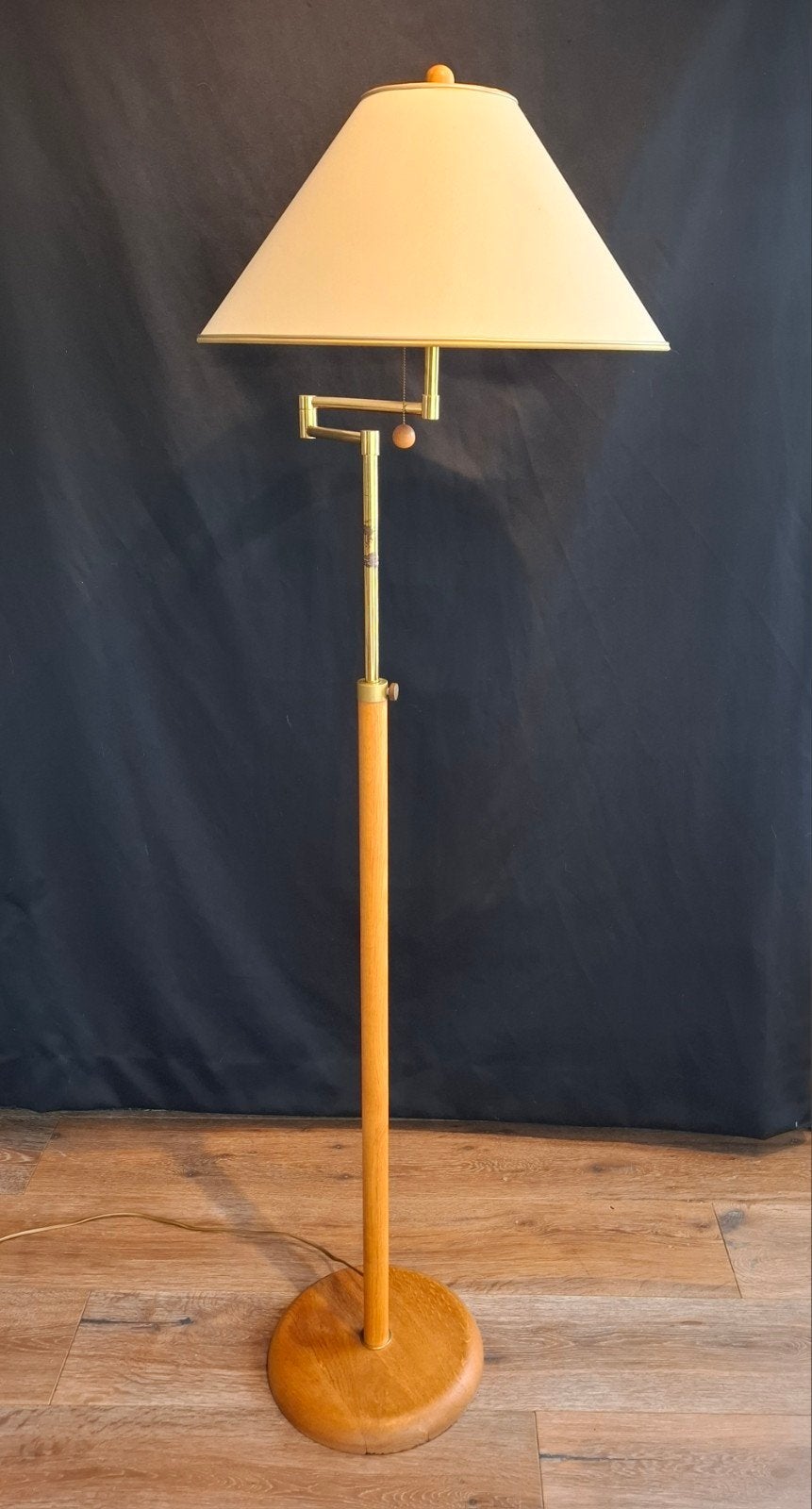 Vintage Deense Messing Vloerlamp, Huis en Inrichting, Lampen | Vloerlampen, Ophalen, Zo goed als nieuw, Hout, Minder dan 100 cm