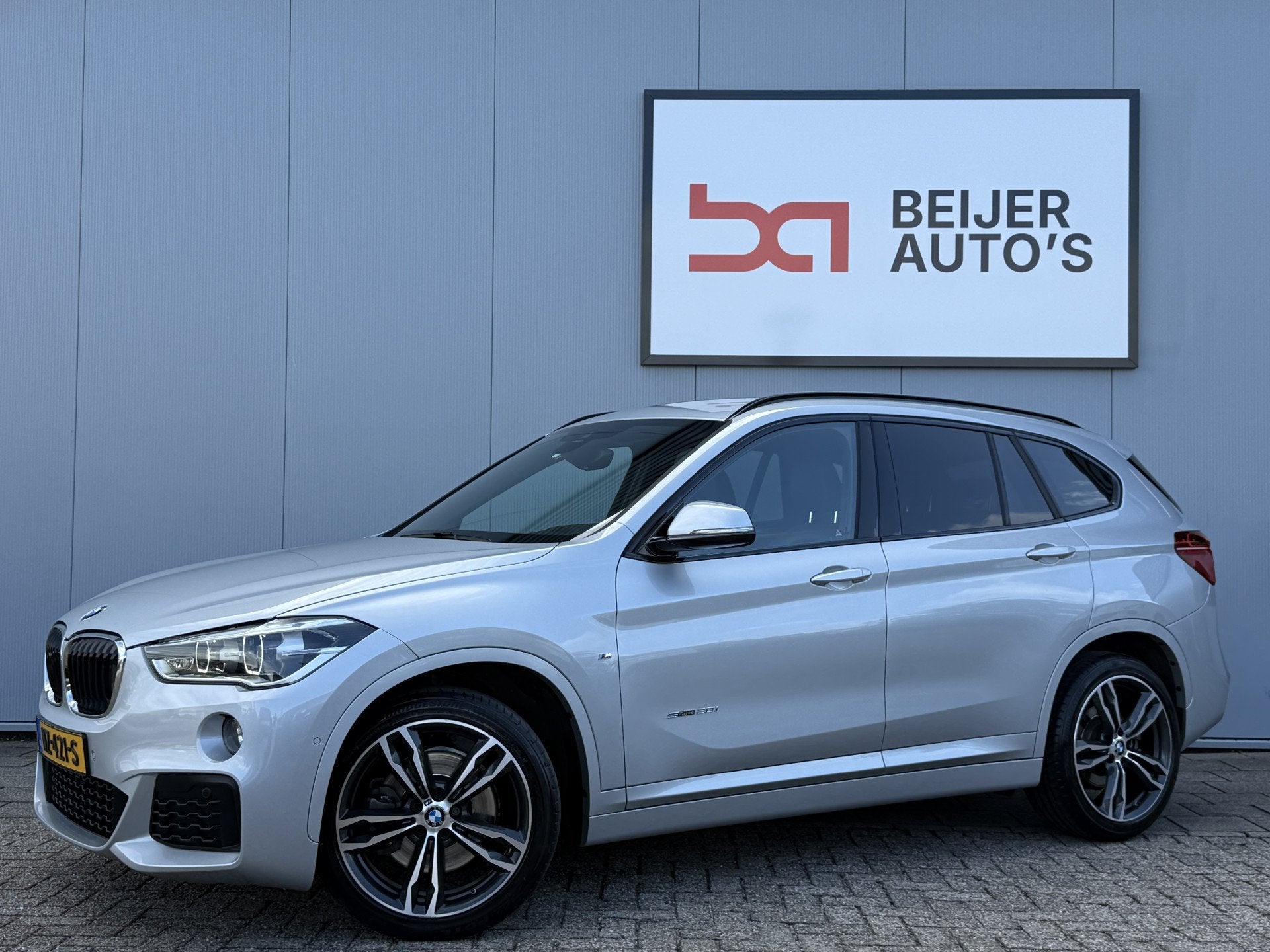 BMW X1 sDrive20i High Executive Automaat M-Pakket/Camera., 1998 cc, Euro 6, Bedrijf, SUV of Terreinwagen
