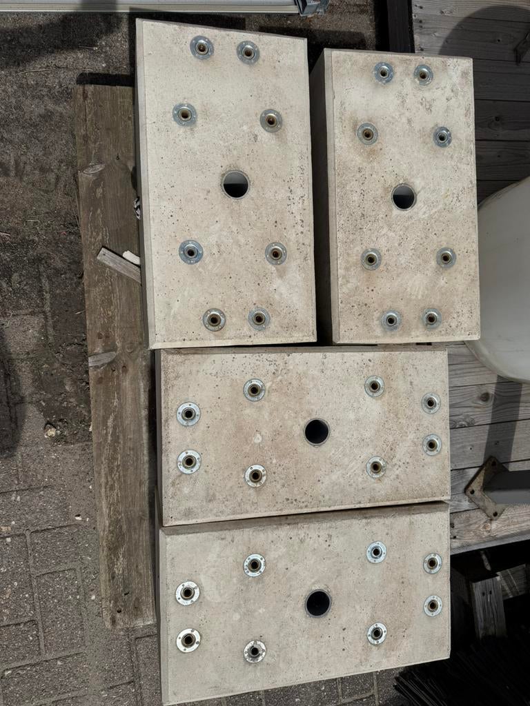Betonpoeren inclusief schroefdraad, Tuin en Terras, Ophalen, Zo goed als nieuw